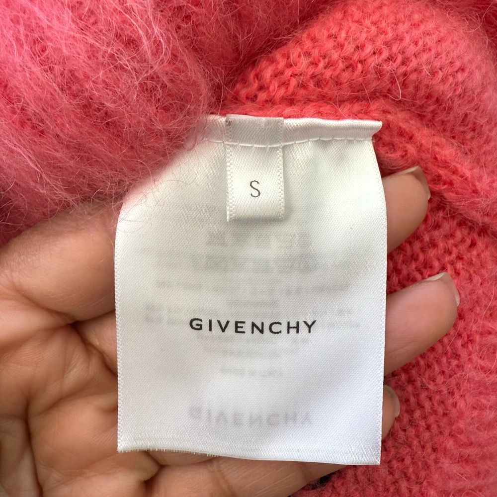 Givenchy Pink and Black Crew Neck Sweater with Minimalist Design - Picture 5 of 6